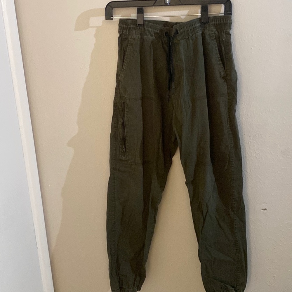 Pants Size Mediam Color Green.